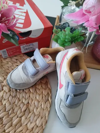 Jolie Basket Nike pour enfant fille Taille 29,5🌿💝