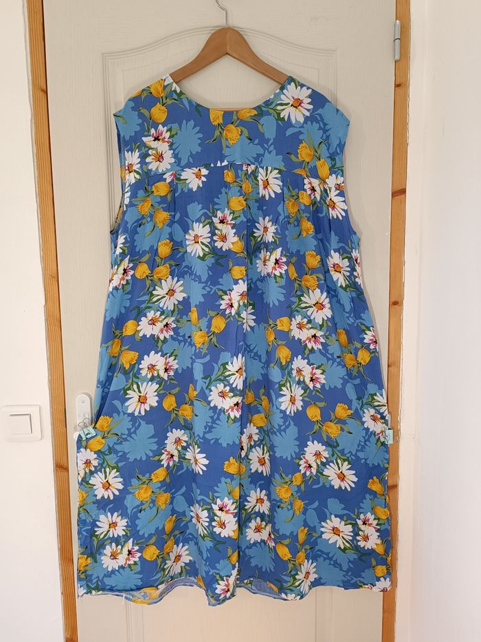 Robe florale grande taille confortable 48