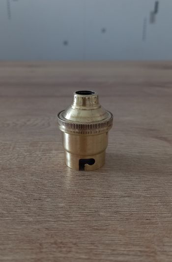 Douille B22 ancienne en laiton et céramique.