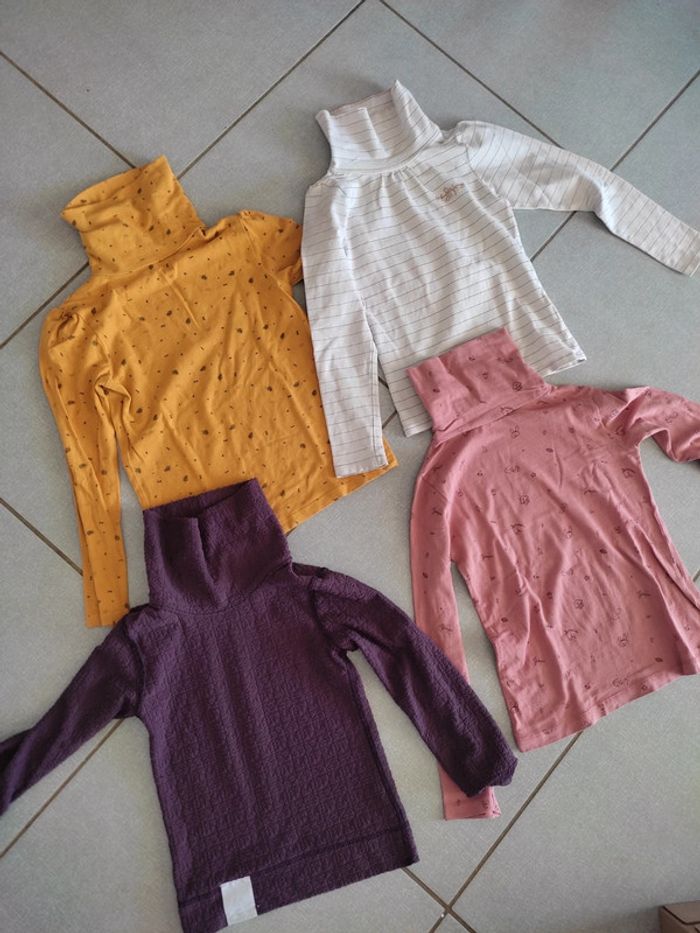 Lot de 4 t-shirts manches longues T.8 ans