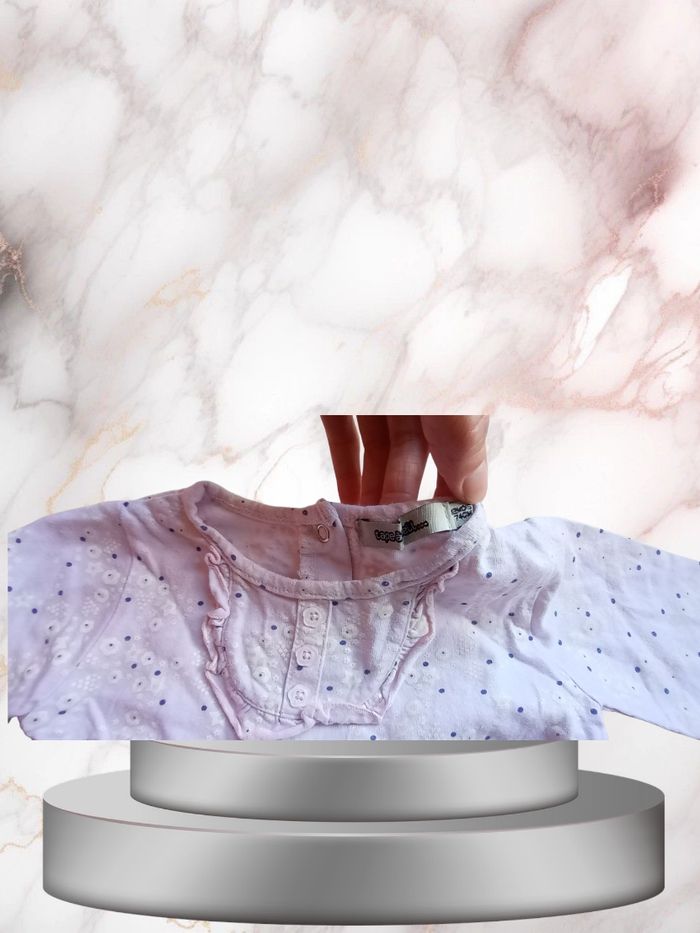 Le t-shirt Doux pour bébé fille taille 12 mois qui donne un look de petite princesse - photo numéro 3