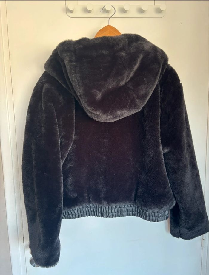 🎁prix en baisse aujourd’hui 🎁 Superbe veste à capuche noire  / bombers Zara en fausse fourrure - photo numéro 17