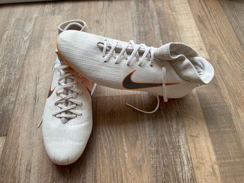 - Crampons Nike - Pointure 42 - Très bon état