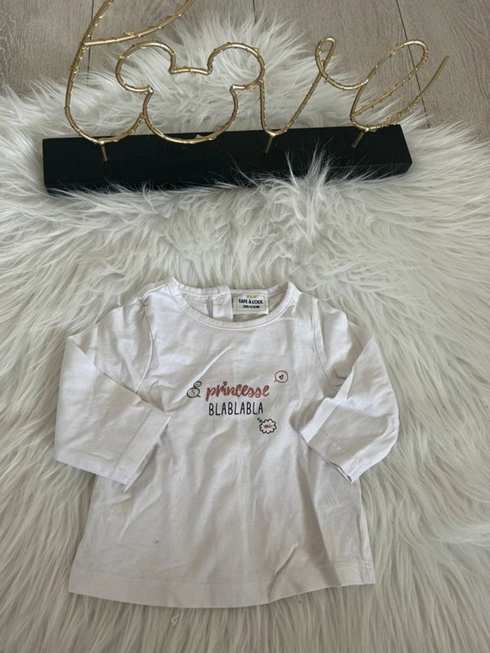 Très beau pull fin princesse bla bla 🥰 taille 3 mois tape à l’œil