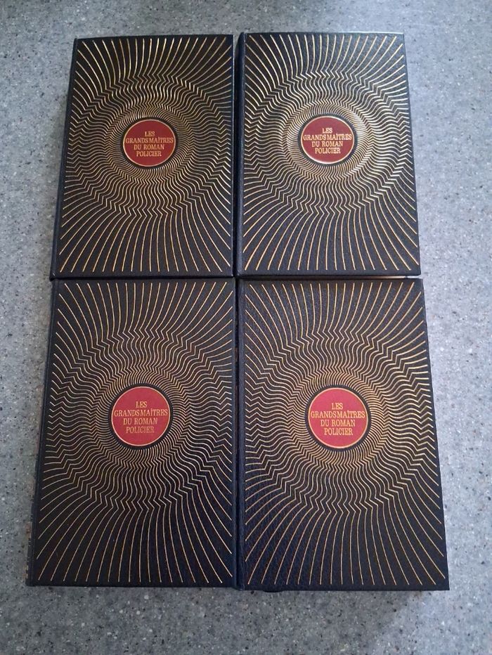 Lot de 4 romans policier " les grands maitres du roman policier "