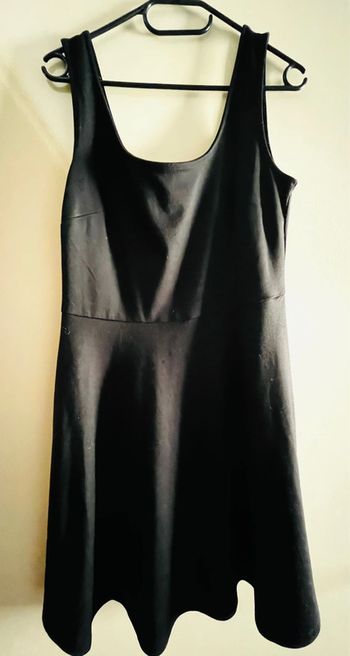 Robe noire patineuse