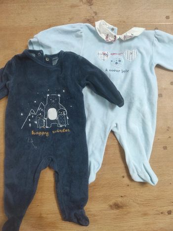 2 pyjamas chauds velours 6 mois