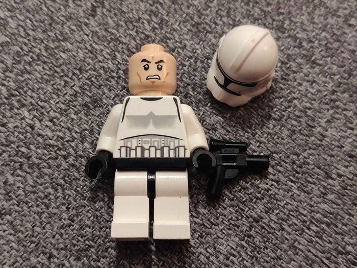 Minifig Lego Star Wars Clone + blaster - Très bon état - Vrai Lego - photo numéro 3