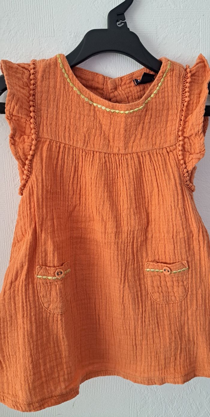 Belle robe 12 mois - photo numéro 2