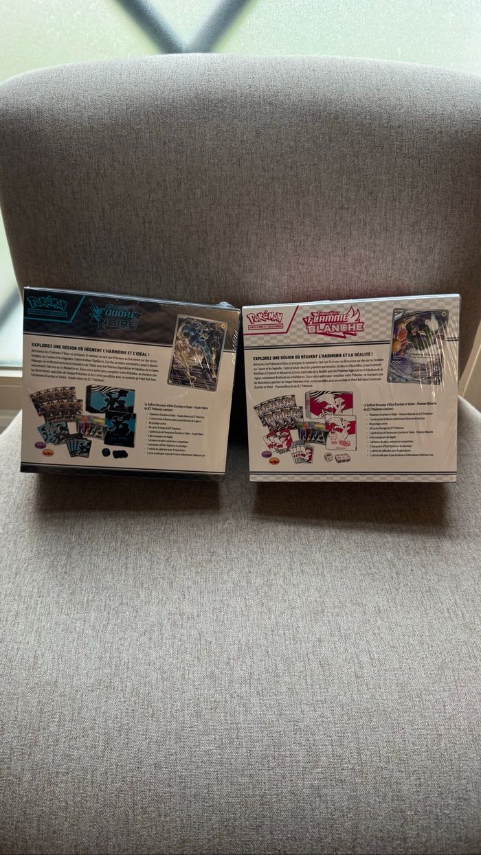 Pokémon - Lot de 2 ETB flamme blanche et foudre noir - photo numéro 2