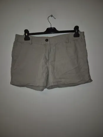 Short Via 28