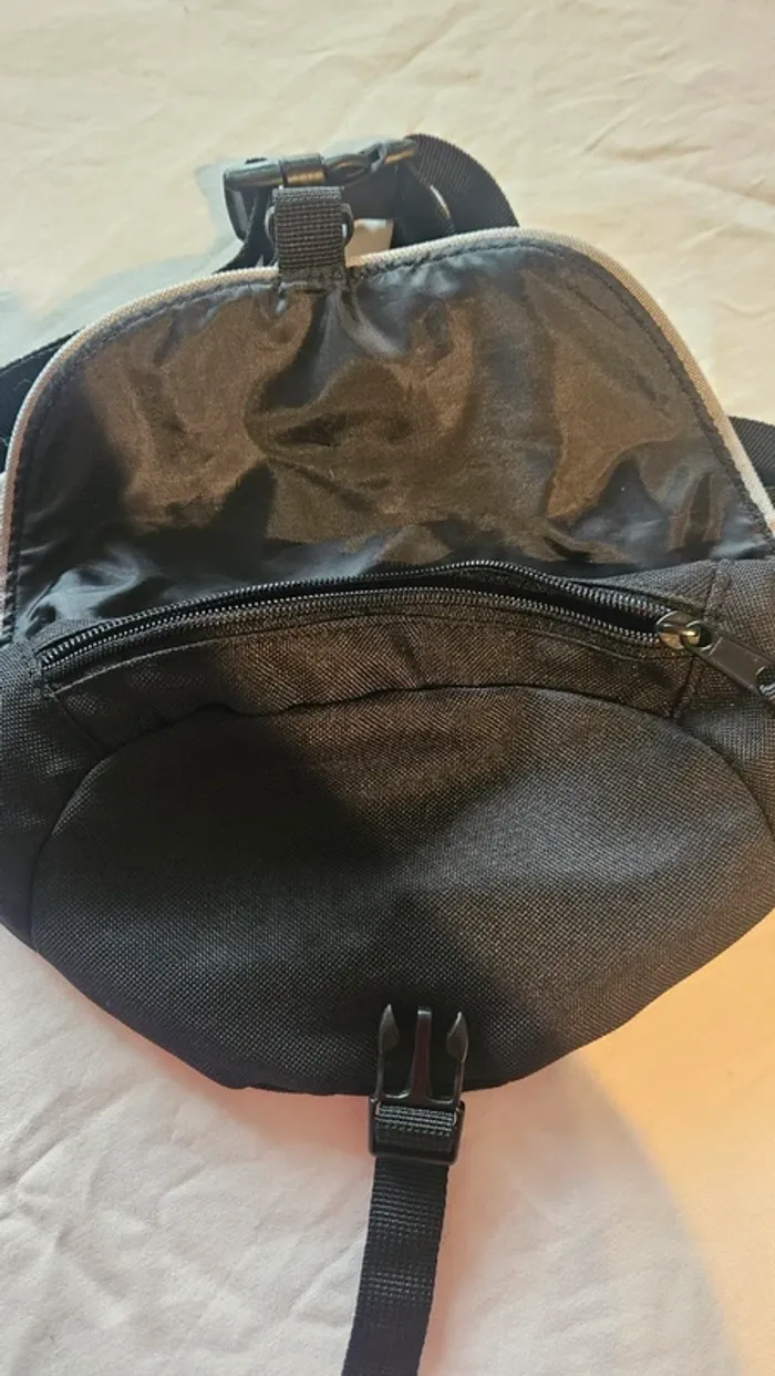 Banane Active Gear noire et grise- Sacoche ceinture réglable avec poche zippée - photo numéro 4