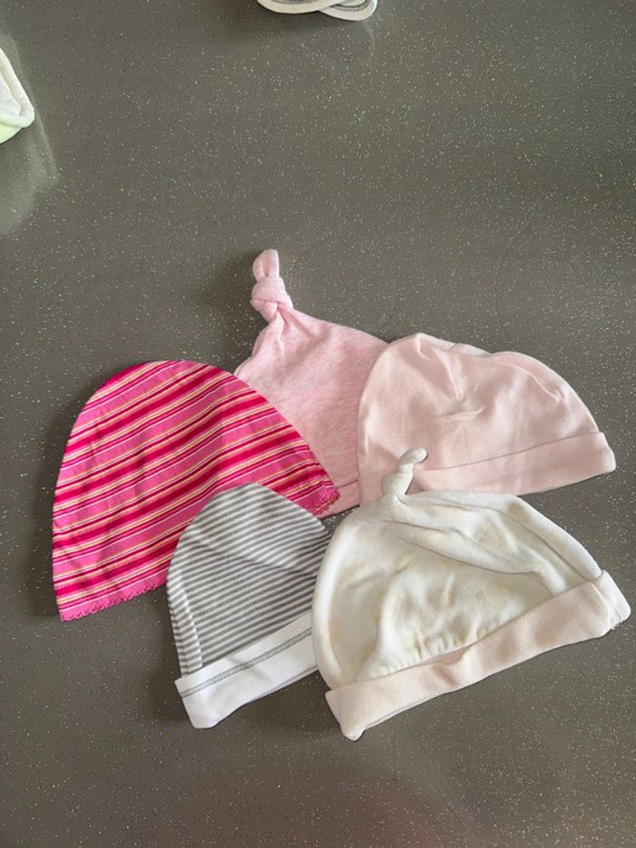 Lot de bonnets naissance fille