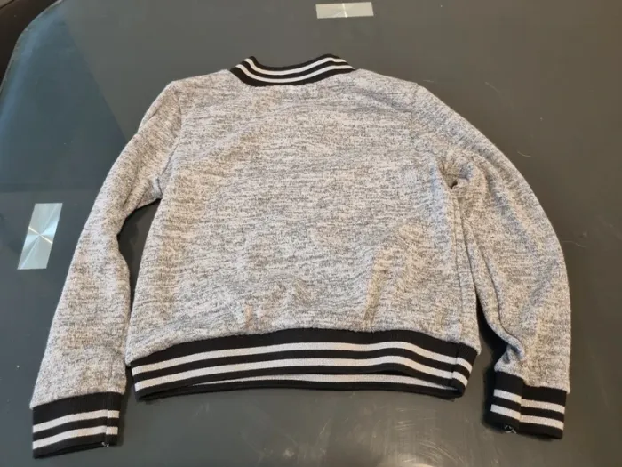 Pull gris à paillette 8 ans fille - photo numéro 2