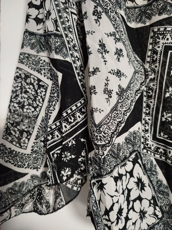 Superbe haut ou chemisier de boutique. Taille 2 - photo numéro 10