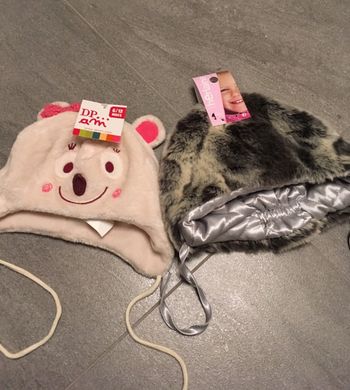Lot 2 bonnets neufs