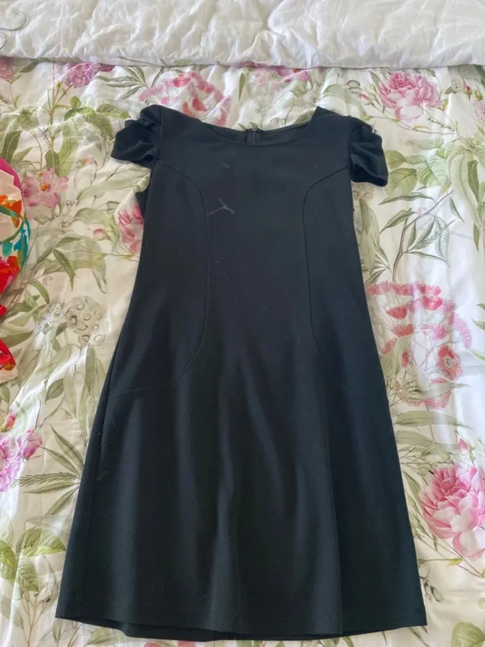 Jolie petite robe noire - photo numéro 2