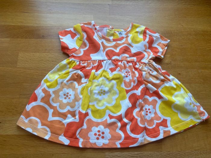 Jolie robe 6 mois fille neuve