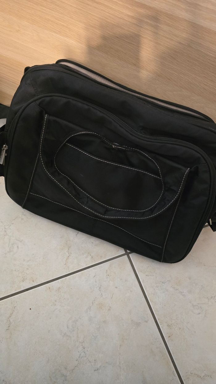 🥰🤩 superbe ensemble sac a langer,tapis de change Et sac isotherme 🤩🥰 - photo numéro 9