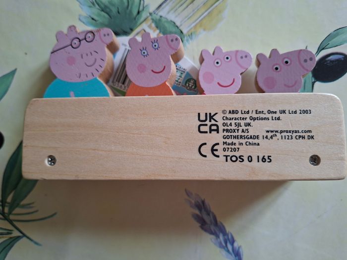 Peppa pig - 4 personnages en bois - photo numéro 6