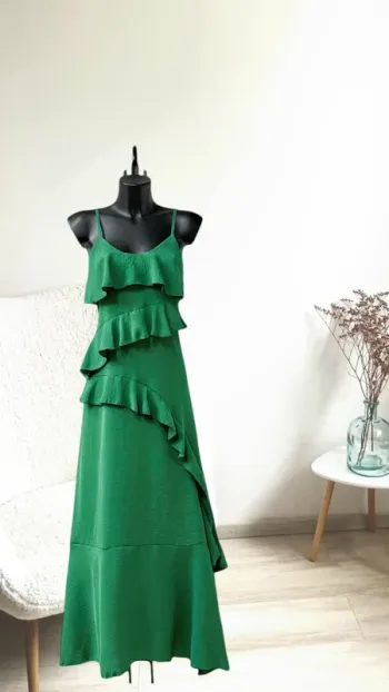 Superbe robe longue couleur verte
