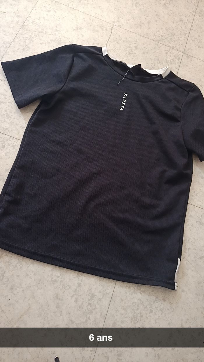 Tee shirt foot kipsta  taille 6 ans