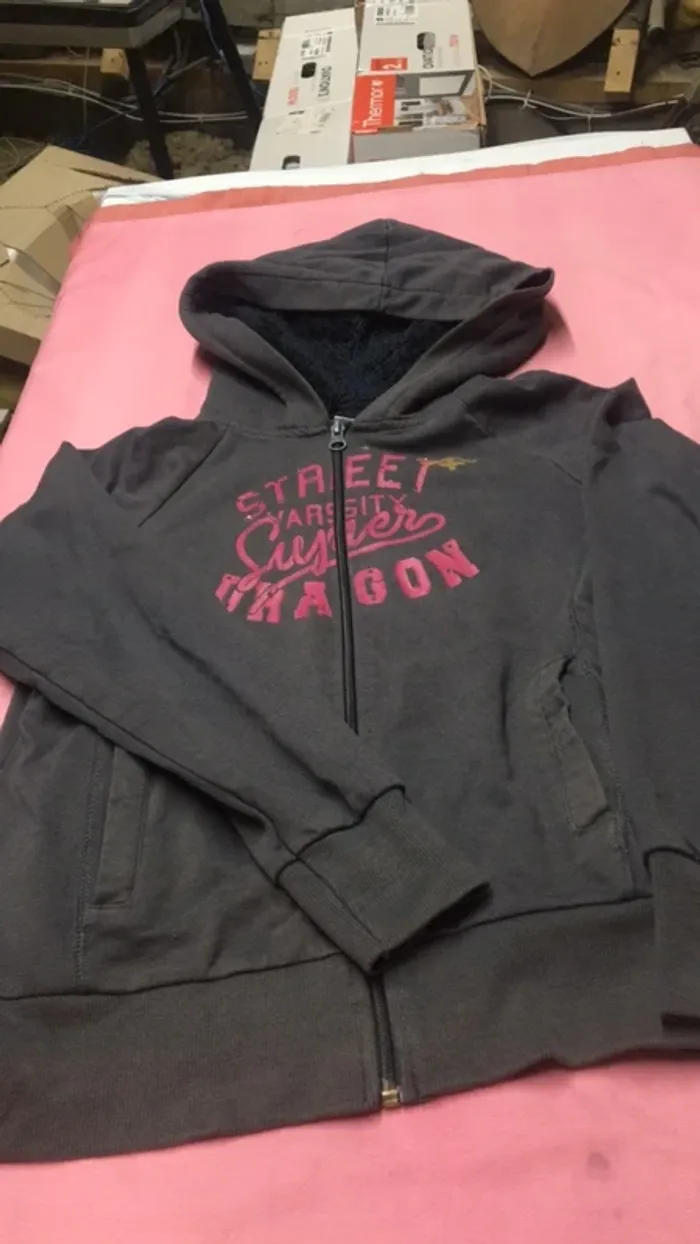 Sweat gris