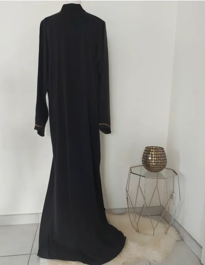 Robe noire zoom 1m50 à 1m55 - photo numéro 8