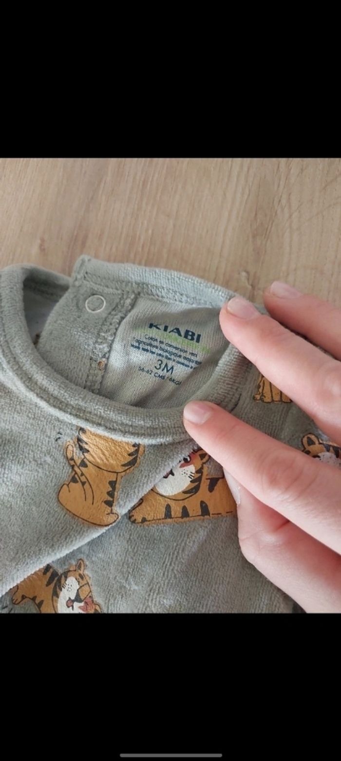 Pyjamas en velours - photo numéro 3