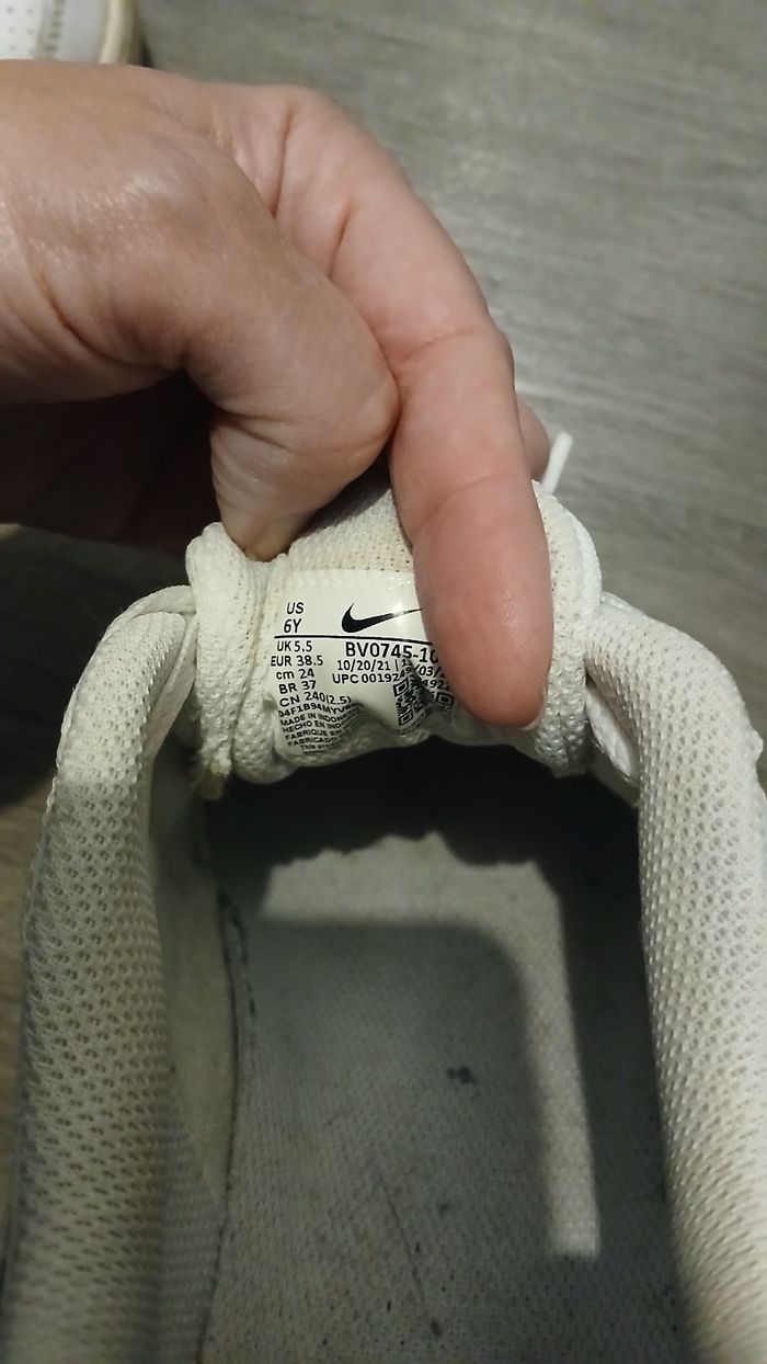 Basket nike taille 38,5 - photo numéro 5