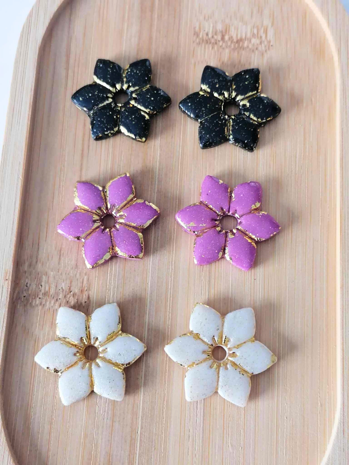 Pampilles fleurs colorées en pâte polymère – Charms interchangeables pour boucles d’oreilles - photo numéro 2