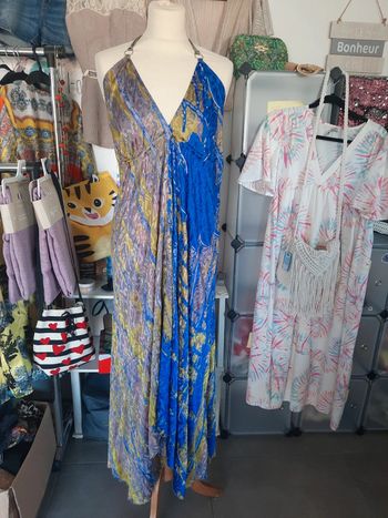 Robe en soie Taille unique neuf sans étiquette 🏷 #lora11femme