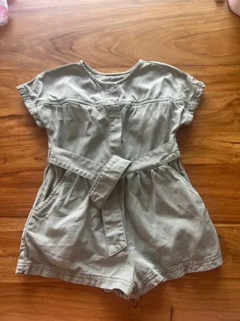 Combinaison short kaki Zara