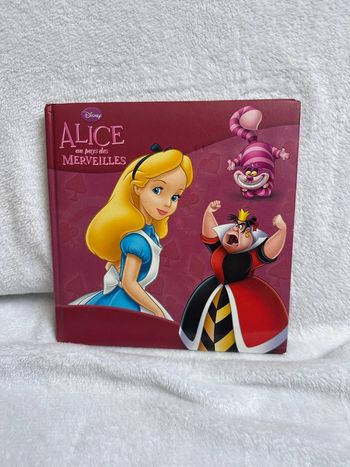 Livre Disney Alice aux pays des merveilles