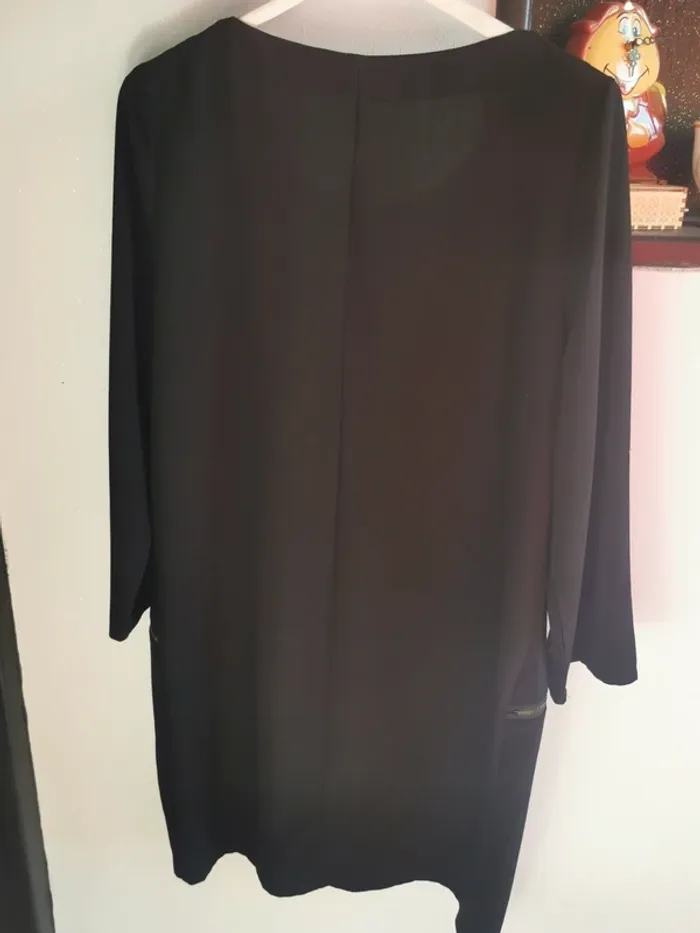 Robe noir longue manches noir. - photo numéro 6