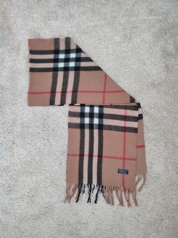 Écharpe Burberry vintage très bon état 100% laine
