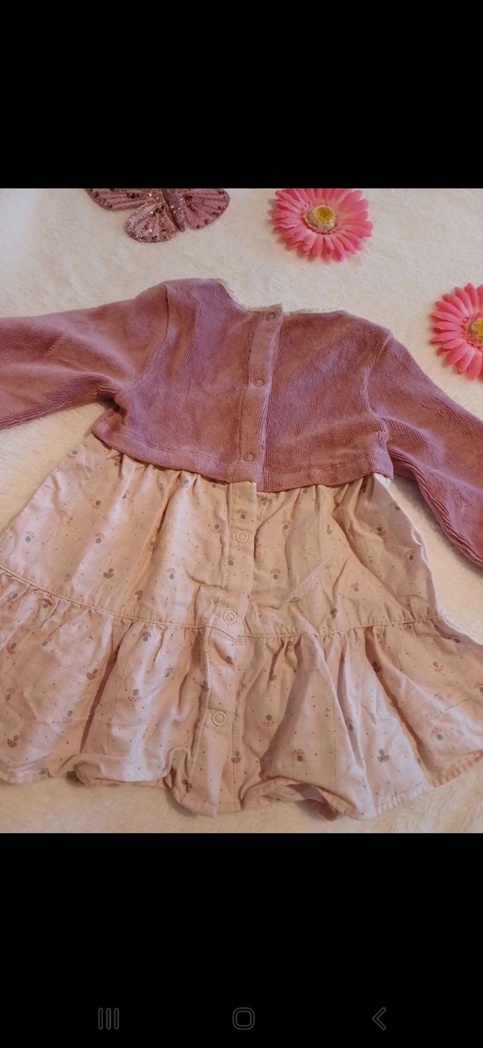 Robe bébé taille 9 mois - photo numéro 4