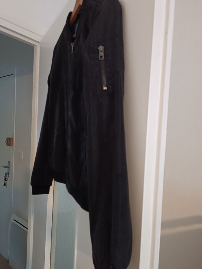 Veste noir - photo numéro 4