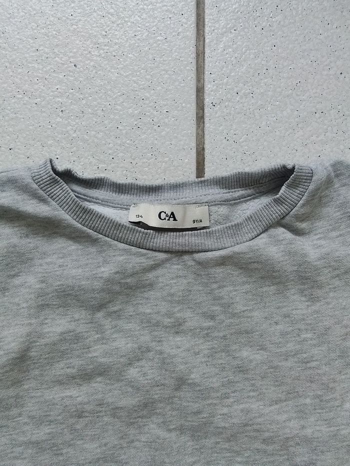 Pull imprimé fleurs. Col rond. 9ans. - photo numéro 2