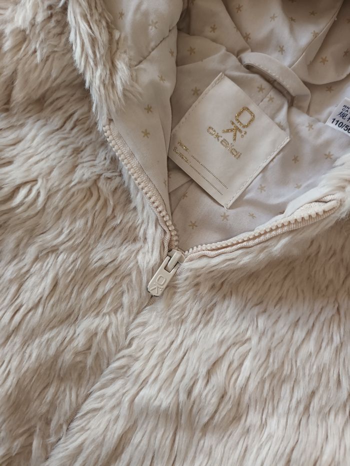 Veste poilue taille 5 ans 👧 - photo numéro 2