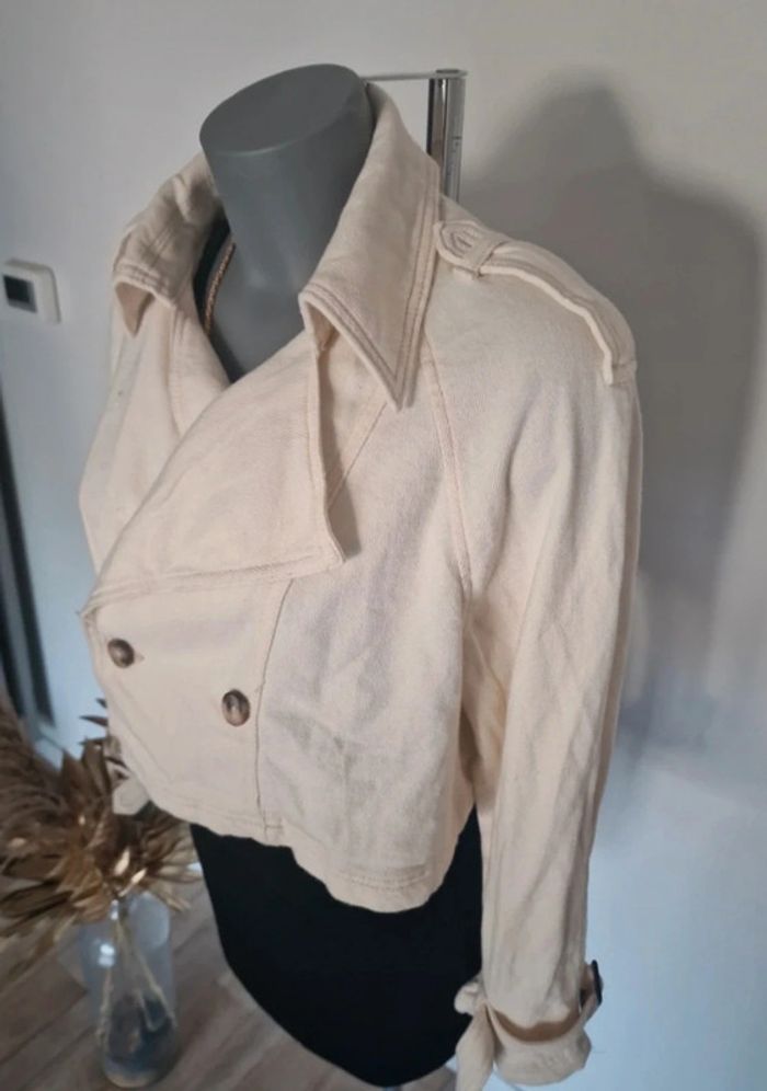 Blazer court couleur crème Stradivarius - photo numéro 4