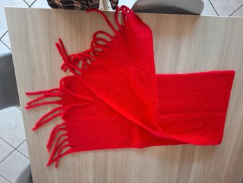 Écharpe rouge