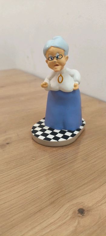 Figurine mémé Warner Bros