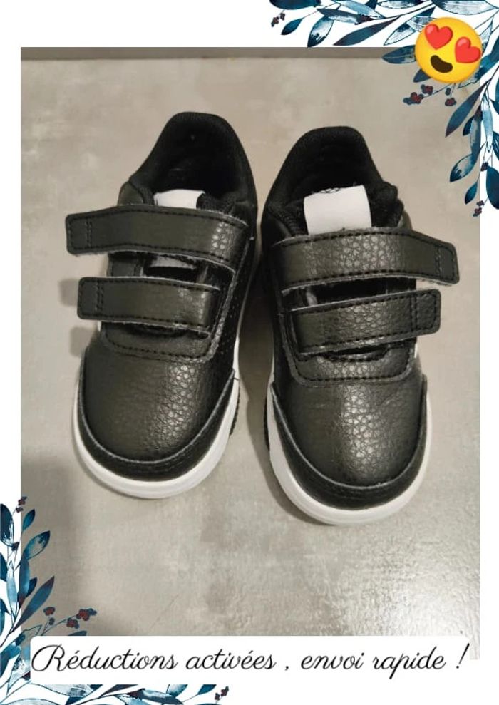 Basket adidas enfant taille 21 - photo numéro 2