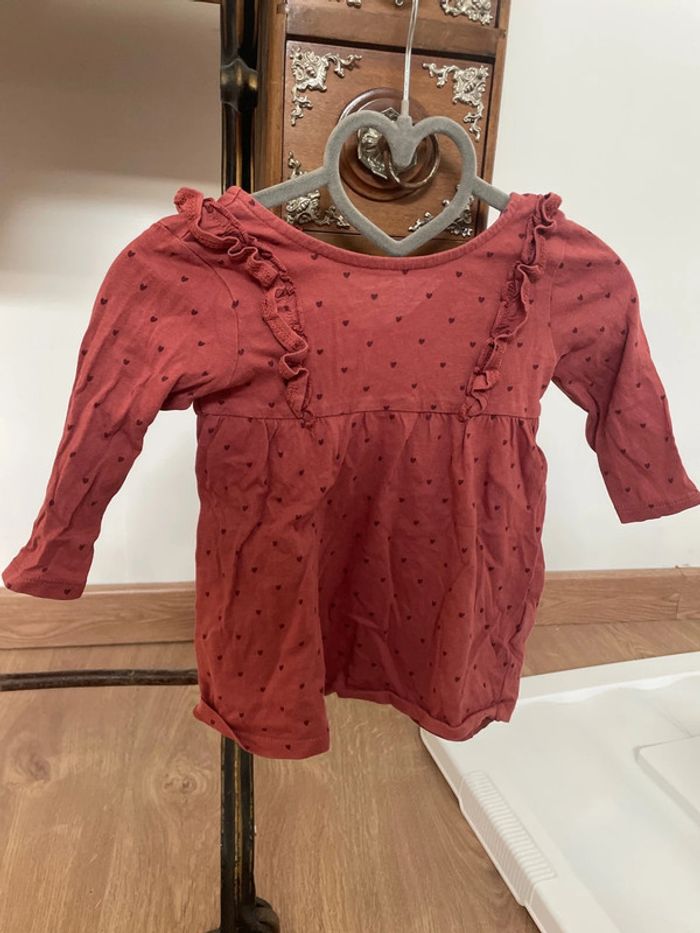 Robe à pois en forme de cœur
