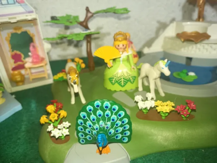 Lot princesses playmobil (fontaine 4137, château transportable 5419, - photo numéro 13