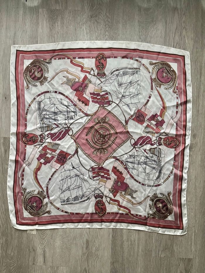 Foulard blanc et rose - photo numéro 2