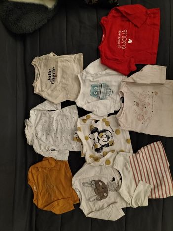 Divers maillots pantalons robes