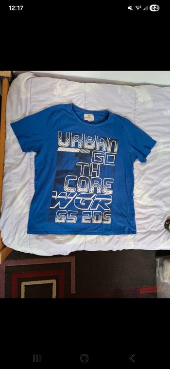 T-shirt bleu