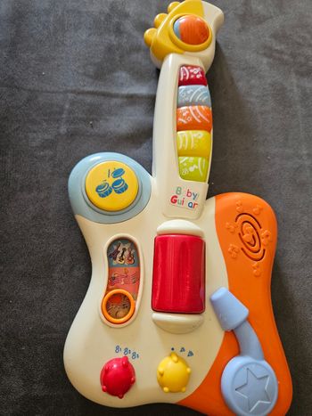 Baby guitar